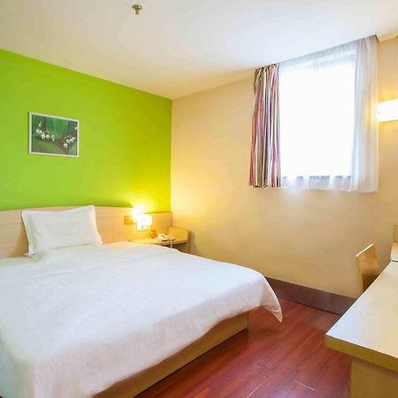 7Days Inn Guangzhou South Railway Station Nan Pu Metro Station Экстерьер фото