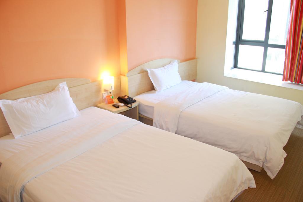 7Days Inn Guangzhou South Railway Station Nan Pu Metro Station Экстерьер фото