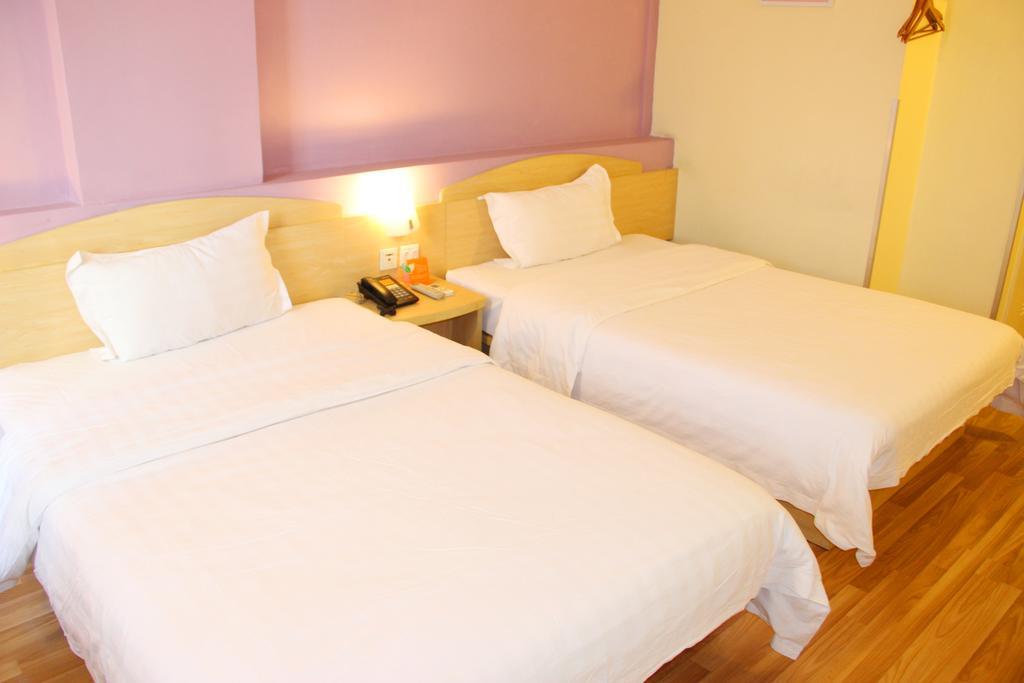7Days Inn Guangzhou South Railway Station Nan Pu Metro Station Экстерьер фото
